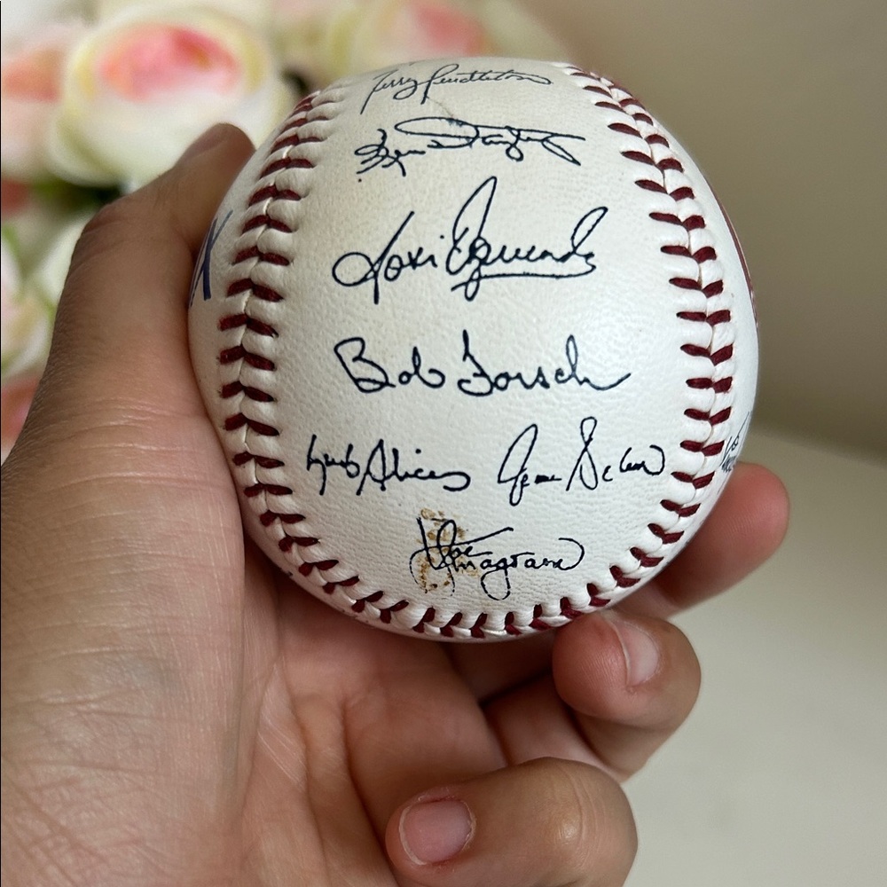 Autographed Baseball with Signatures - Picture 4 of 6
